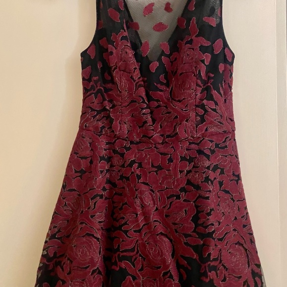 BCBG MAXAZRIA Floral Embroidered Evening Dress 0 Bordeaux Red Black Tulle $398 - Picture 6 of 9